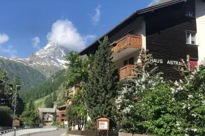 Ein allgemeiner Bergblick oder ein Berglick von der Ferienwohnung aus