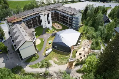 Das Gebäude in dem sich der Ferienpark befindet