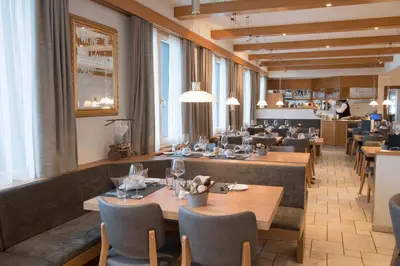 Ein Restaurant oder anderes Speiselokal in der Unterkunft Hotel Mistral Superior