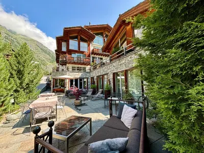 Ein allgemeiner Bergblick oder ein Berglick von des Hotels aus