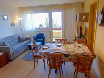 Ein Sitzbereich in der Unterkunft Apartment Impéria 10 by Interhome
