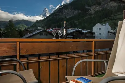 Ein allgemeiner Bergblick oder ein Berglick von der Ferienwohnung aus