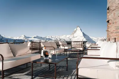 Ein allgemeiner Bergblick oder ein Berglick von des Hotels aus