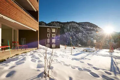 Ein allgemeiner Bergblick oder ein Berglick von des Ferienparks aus