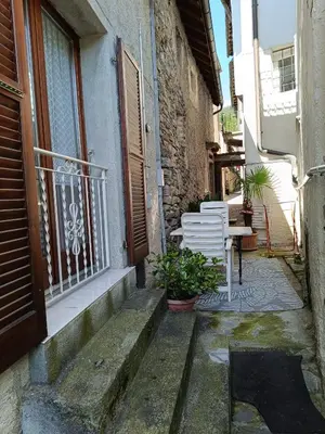Das Gebäude in dem sich die Ferienwohnung befindet