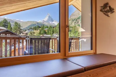 Ein allgemeiner Bergblick oder ein Berglick von des Hotels aus