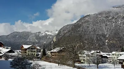 Ein allgemeiner Bergblick oder ein Berglick von der Ferienwohnung aus