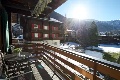Ein allgemeiner Bergblick oder ein Berglick von der Ferienwohnung aus