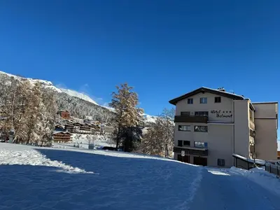 Ein allgemeiner Bergblick oder ein Berglick von des Hotels aus