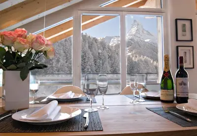 Ein allgemeiner Bergblick oder ein Berglick von der Ferienwohnung aus