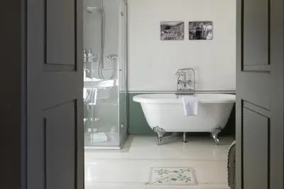 Ein Badezimmer in der Unterkunft Hôtel Bella Tola & SPA