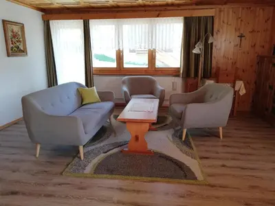 Ein Sitzbereich in der Unterkunft Chalet Hedy Ferienwohnung