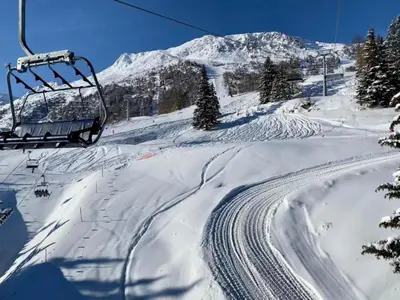 Chalet in Rhone Valley near Ski Lift im Winter