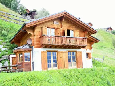 Das Gebäude in dem sich das Chalet befindet