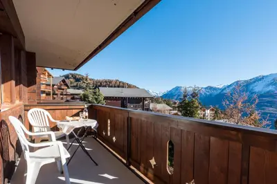 Ein allgemeiner Bergblick oder ein Berglick von der Ferienwohnung aus