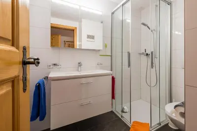 Ein Badezimmer in der Unterkunft Haus Südlenz