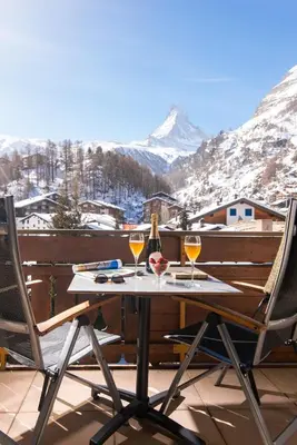 Ein allgemeiner Bergblick oder ein Berglick von des Hotels aus