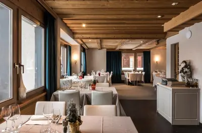 Ein Sitzbereich in der Unterkunft Hotel Maya Caprice
