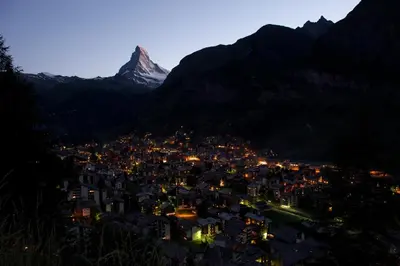 Ein allgemeiner Bergblick oder ein Berglick von der Ferienwohnung aus