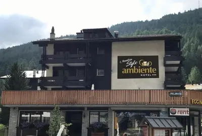 Ein allgemeiner Bergblick oder ein Berglick von des Hotels aus