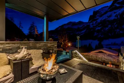 Ein allgemeiner Bergblick oder ein Berglick von des Hotels aus