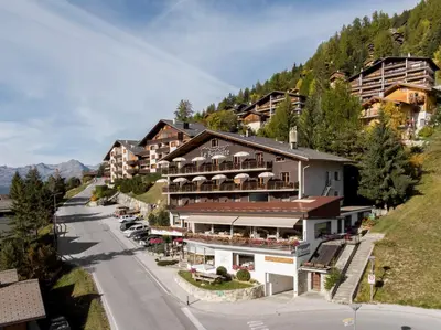 Ein allgemeiner Bergblick oder ein Berglick von des Hotels aus