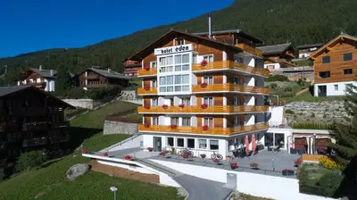 Ein allgemeiner Bergblick oder ein Berglick von des Hotels aus
