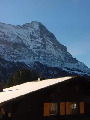 Ein allgemeiner Bergblick oder ein Berglick von der Ferienwohnung aus