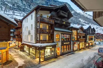 Ein allgemeiner Bergblick oder ein Berglick von der Ferienwohnung aus