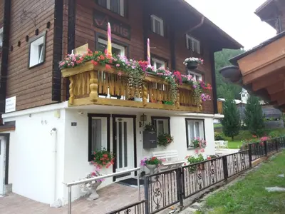 Das Gebäude in dem sich die Ferienwohnung befindet