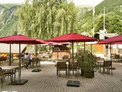 Ein allgemeiner Bergblick oder ein Berglick von des Gasthauses aus