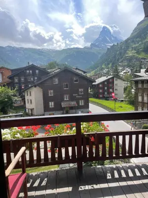 Ein allgemeiner Bergblick oder ein Berglick von der Ferienwohnung aus