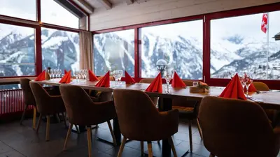 Ein allgemeiner Bergblick oder ein Berglick von des Hotels aus