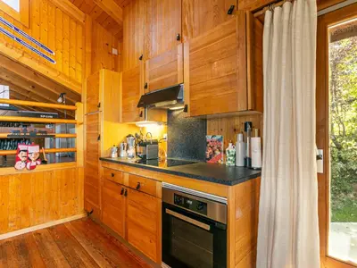Küche/Küchenzeile in der Unterkunft Chalet Chalet Mayens by Interhome