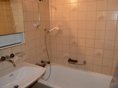 Ein Badezimmer in der Unterkunft Apartment Simmental by Interhome