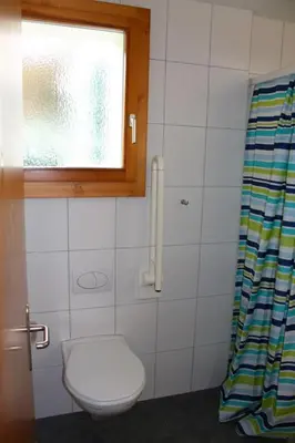 Ein Badezimmer in der Unterkunft Apartment Aegertenstrasse 10 by Interhome