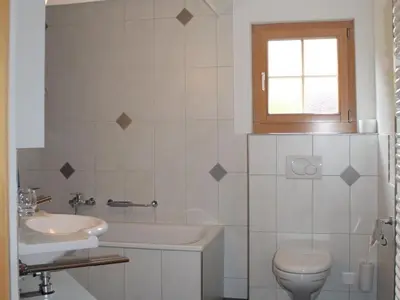 Ein Badezimmer in der Unterkunft Apartment Rawilstrasse 33 by Interhome