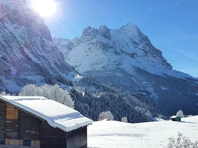 Ein allgemeiner Bergblick oder ein Berglick von der Ferienwohnung aus