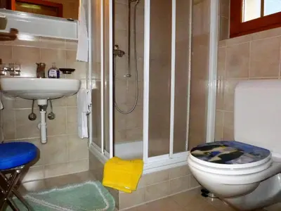Ein Badezimmer in der Unterkunft Apartment Lohnerhus-2 by Interhome