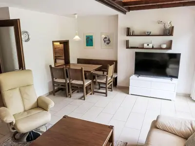 Ein Sitzbereich in der Unterkunft Apartment Ringstrasse Apt 422 by Interhome