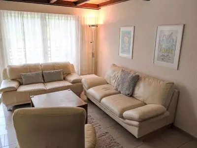 Ein Sitzbereich in der Unterkunft Apartment Ringstrasse Apt 422 by Interhome
