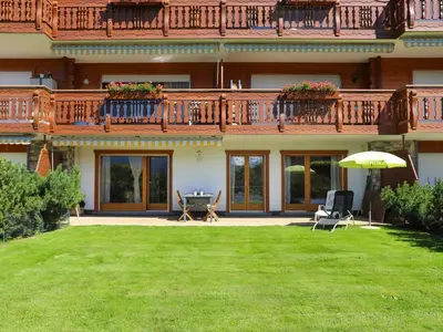 Ein Garten an der Unterkunft Apartment Cascades d'Eden 2 by Interhome