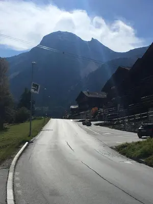 Ein allgemeiner Bergblick oder ein Berglick von der Ferienwohnung aus