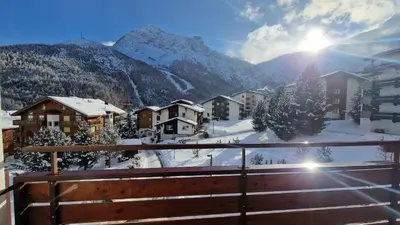 Ein allgemeiner Bergblick oder ein Berglick von der Ferienwohnung aus