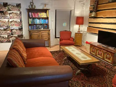 Ein Sitzbereich in der Unterkunft Balmers Hostel
