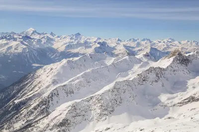 Ein allgemeiner Bergblick oder ein Berglick von der Ferienwohnung aus