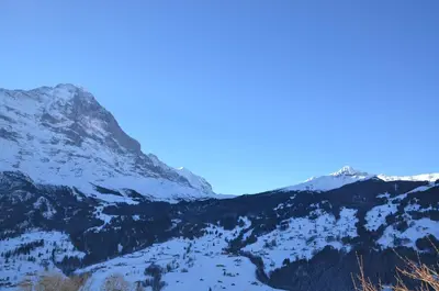 Ein allgemeiner Bergblick oder ein Berglick von der Ferienwohnung aus