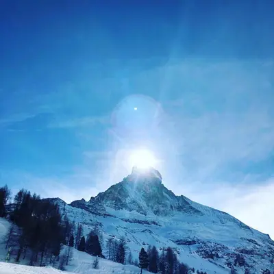 Ein allgemeiner Bergblick oder ein Berglick von der Ferienwohnung aus