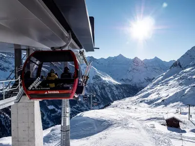 Ein allgemeiner Bergblick oder ein Berglick von des Hotels aus