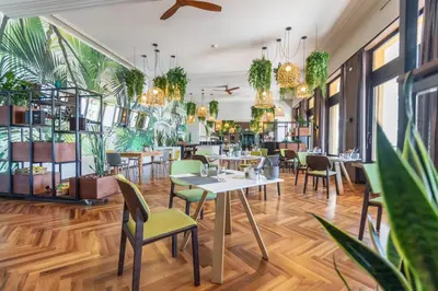 Ein Restaurant oder anderes Speiselokal in der Unterkunft Parkhotel Brenscino Brissago
